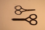 Scissors; Unknown; SH1988-2067 (a) & (b)