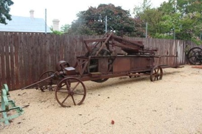 Hay baler ; M103