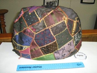 tea cosy; SH1991-2926