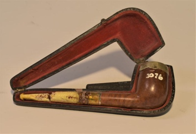 Pipe and pipe case; Unknown; SH1992-3076