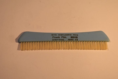 Clothes brush; Unknown; SH1983-2118