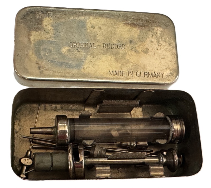 Instrument: Glass Syringe in Case ; AR#20224 | eHive