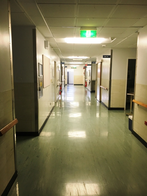 interior-corridor-acute-surgical-unit-2017-ar-6303-ehive