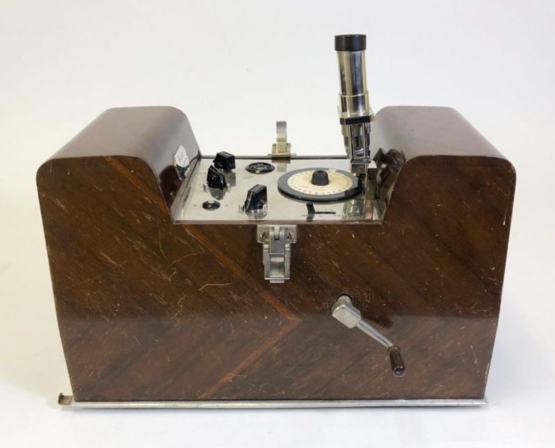 Equipment: Both Electrocardiograph No 151; Ca 1938; AR#1253