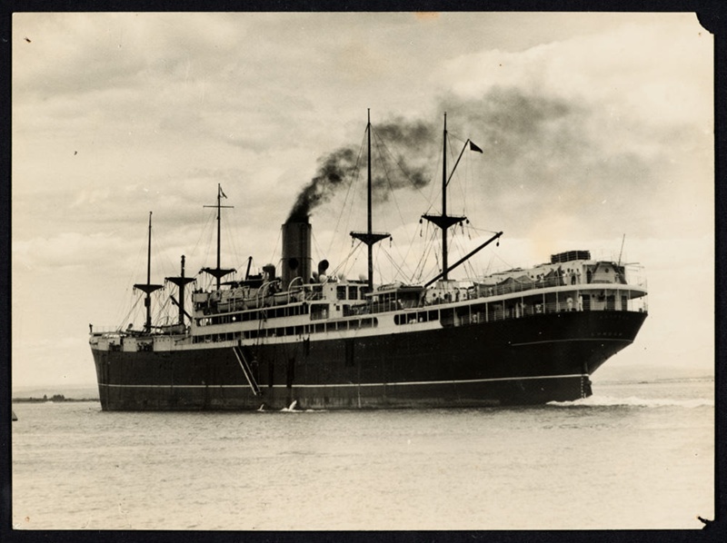 The S.S. 'Rotorua', the New Zealand Shipping Company leaving Nelson