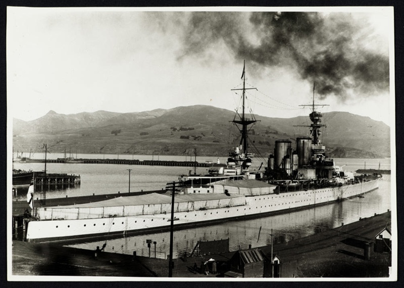 The H.M.S. 'Renown' in Lyttelton Port.; F. L. McGregor; 1916-1948 ...