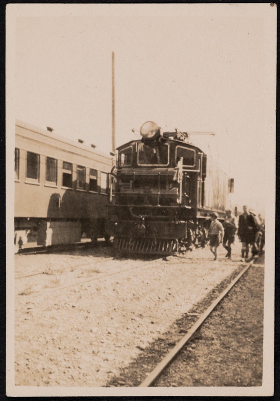 The first electric train through the Railway Tunnel at Lyttelton, 14 ...