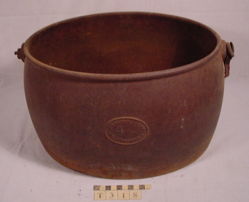 CAST IRON COOKING POT; A. Kenrick & Sons; T3180 eHive