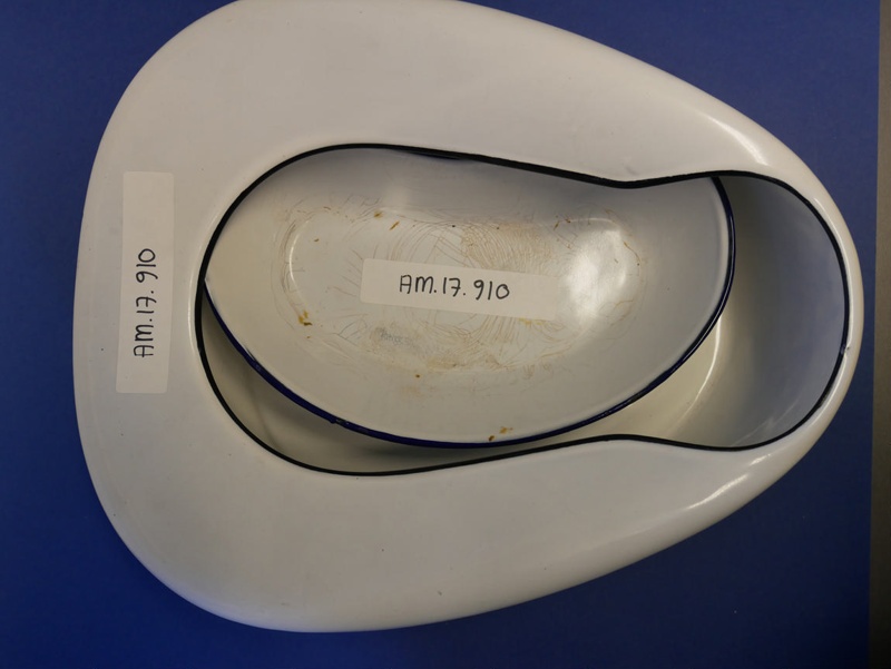 Enamel bed pan, bucket and vomit bowl; AM.17.910 | eHive