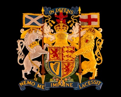 Modern courtroom crest; CRMCH.2022.04