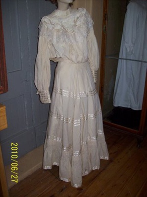 Margaret Ewin's wedding dress; 65/0015A & B