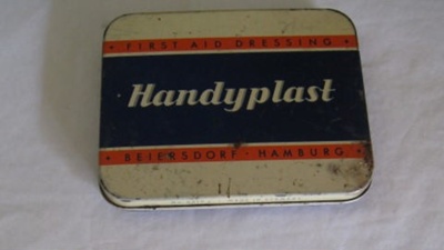 Rectangular tin of adhesive dressing; Beiersdorf; BC2015/85
