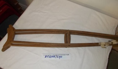 Timber Crutches; unknown; 1950's; BC2015/290