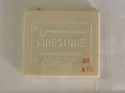 Hypodermic Needles in plastic case; Firestone; BC2015/39