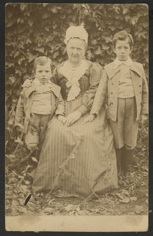 Elizabeth Evans And Grandsons And Alan Embleton 2022 15 77 EHive
