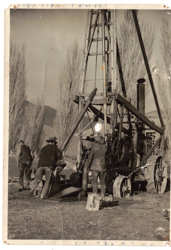 Photograph, Boring for gold at Lowburn