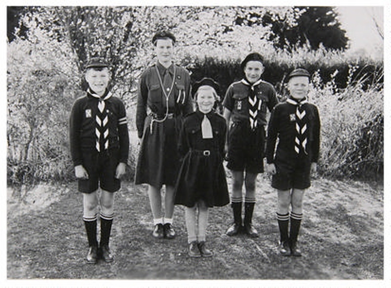 photograph-unknown-group-of-brownies-and-scouts-unknown-1958