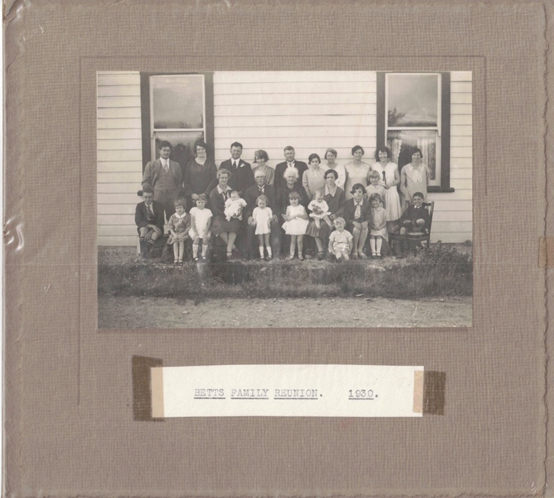 Photograph, Betts family Reunion 1930; CR2012.043.1 | eHive