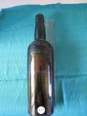 Bottle - dark green/brown - liquor
; SH1968-3087