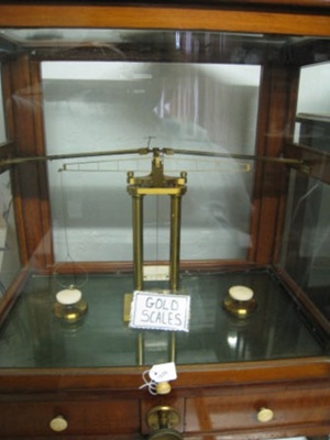 Gold Scales in Case
; SH68-1306