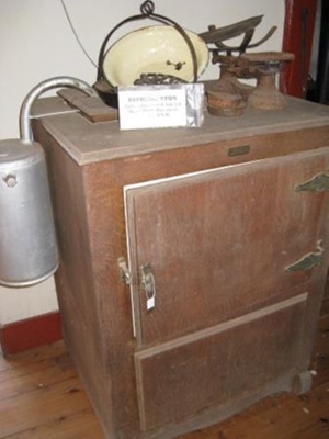 Ice Chest, . 1927
; SH1968-809