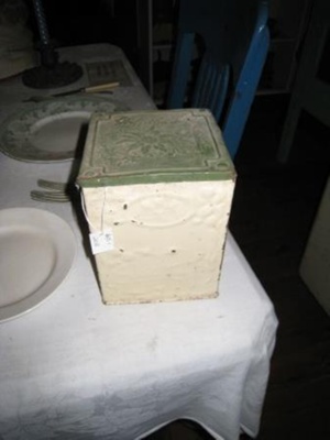 Griffiths tea caddy
; SH1968-2018