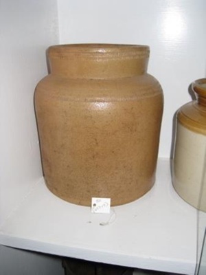 Earthenware Salt Crock
; SH1968-811