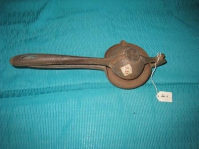 Iron Lemon Squeezer; SH68-128