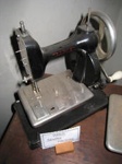 Hand Sewing machine
; SH1968-562