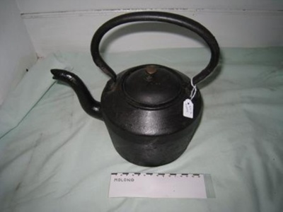 Black Iron Kettle. No. 2
; SH1968-96