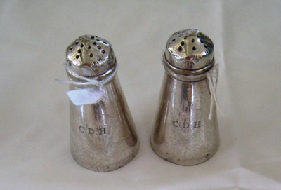 Shakers - Pepper and Salt; 10/175:1-4