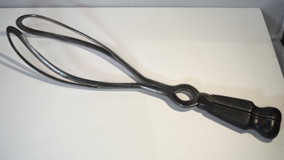 Lever's Long Obstetric Forceps with Ebony Handles; Biggs & Millikin, Leicester Square, London; 1840s; 1990.105