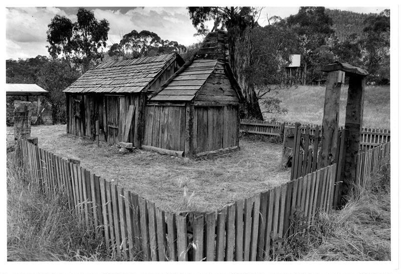 Suggan Buggan Schoolhouse in 1984; Klaus Hueneke; AP 002582 eHive