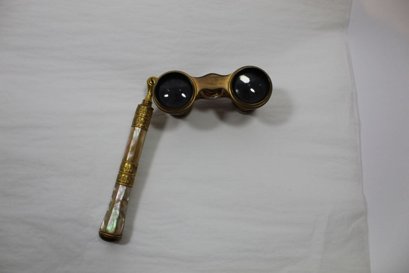 Opera glasses; LDMRD 2012.13 eHive