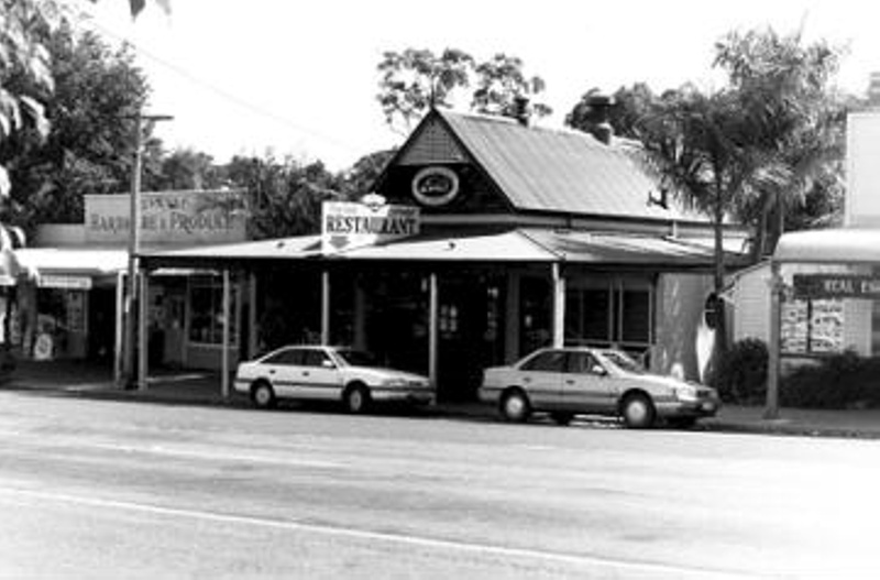 Photo 'Eats' Restaurant, Memorial Drive Eumundi Feb 1997; L Bedogni
