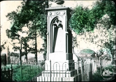Dr. Edmund Hobson and family : Old Melbourne Cemetery, c. 1920; Miller, Everard Studley, 1886-1956.; GS-TM-29