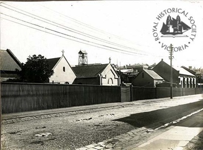 St Francis' Roman Catholic school, side view, Little Lonsdale Street, Melbourne, 1910.; A-166-002-E