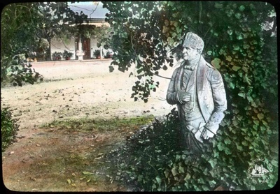 Ellerslie, Gordon Street, Toorak with ship's figure-head in foreground, c. 1898 ; Gunn's Slides (Firm); GS-EV-59