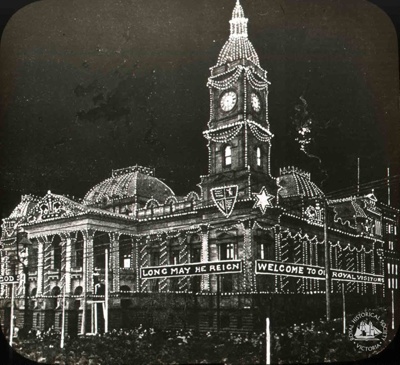 Town Hall, Swanston Street, Melbourne: illuminated for Federation Celebrations, 1901; GS-BCS-68