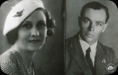 Pioneer Australian aviators : Lores Bonney and Bert Hinkler; Gunn's Slides (Firm); GS-IT-71