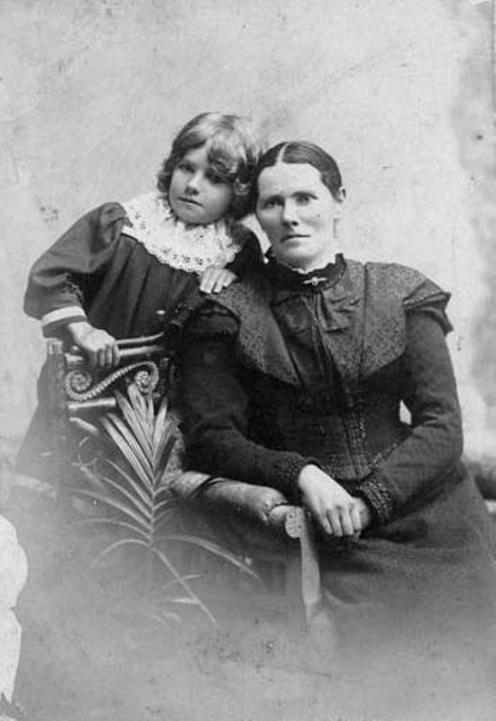 Catherine Tod & Kitty, ex Lorna Brannigan ex Stuart Brannigan; EHS-1904 ...