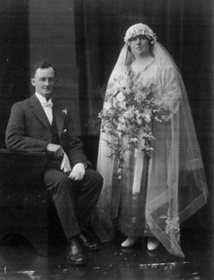 Violet Winchester & Joe Rodgers Wedding, Ex Ron Winchester; Ehs-3998 