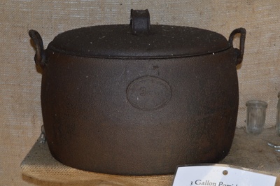 Porridge pot; CW.7