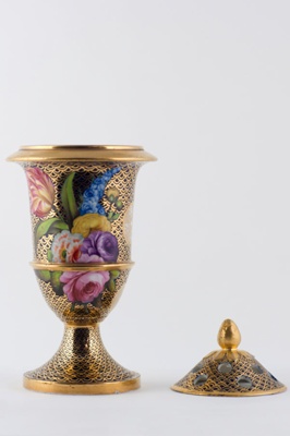 Covered pot pourri vase; SPODE; c. 1820; 1993.125