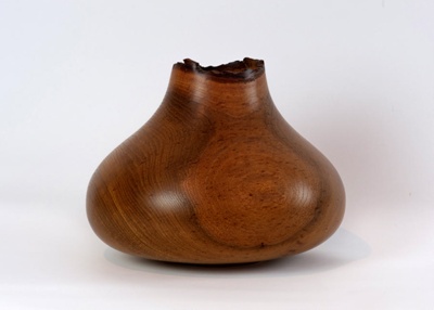 Natural edged hollow form; Frank Willcock; 1988; 1988.03; © Estate of Frank Willcock