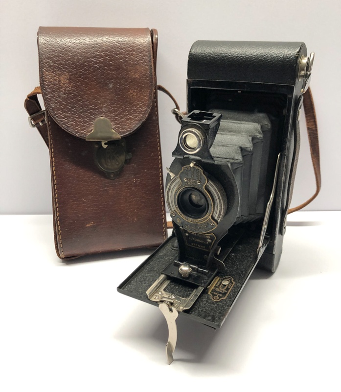 フィルムカメラ NO.2 FOLDING AUTOGRAPHIC BROWNIE (F155) Kodak No. 2 Folding Autographic Brownie Camera | United States