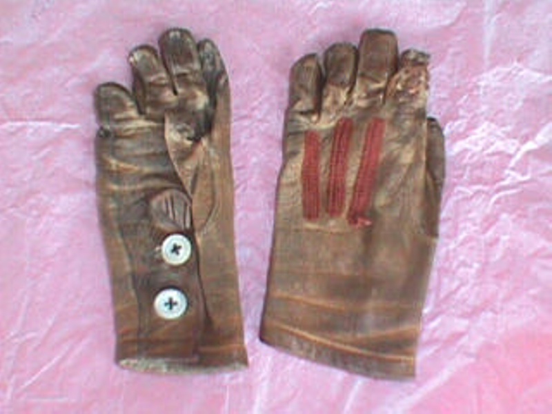 Kid Gloves, brown, toddlers; Fownes; 1.002 eHive