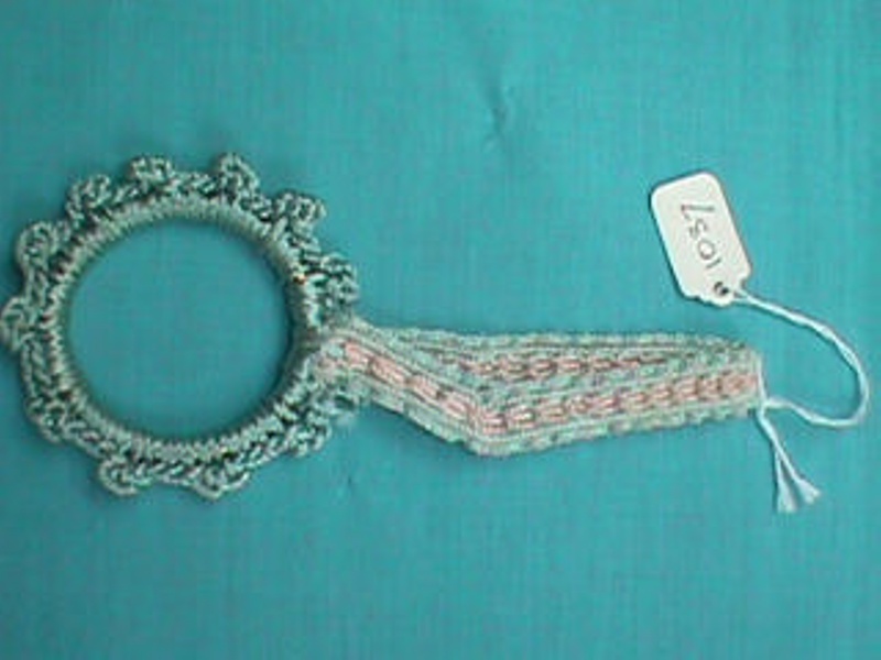 coat-hanger-ring-crochet-1037-000-ehive