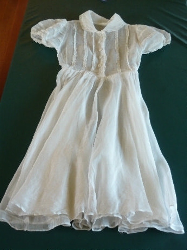 Confirmation dress; Mrs. Gladys Turner; 2010.044 | eHive