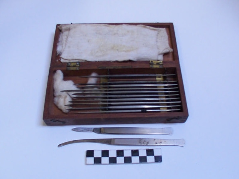 Scalpels in wooden case.; Down Bros. London; H & G.C. Co Ltd, 33 & 35 ...